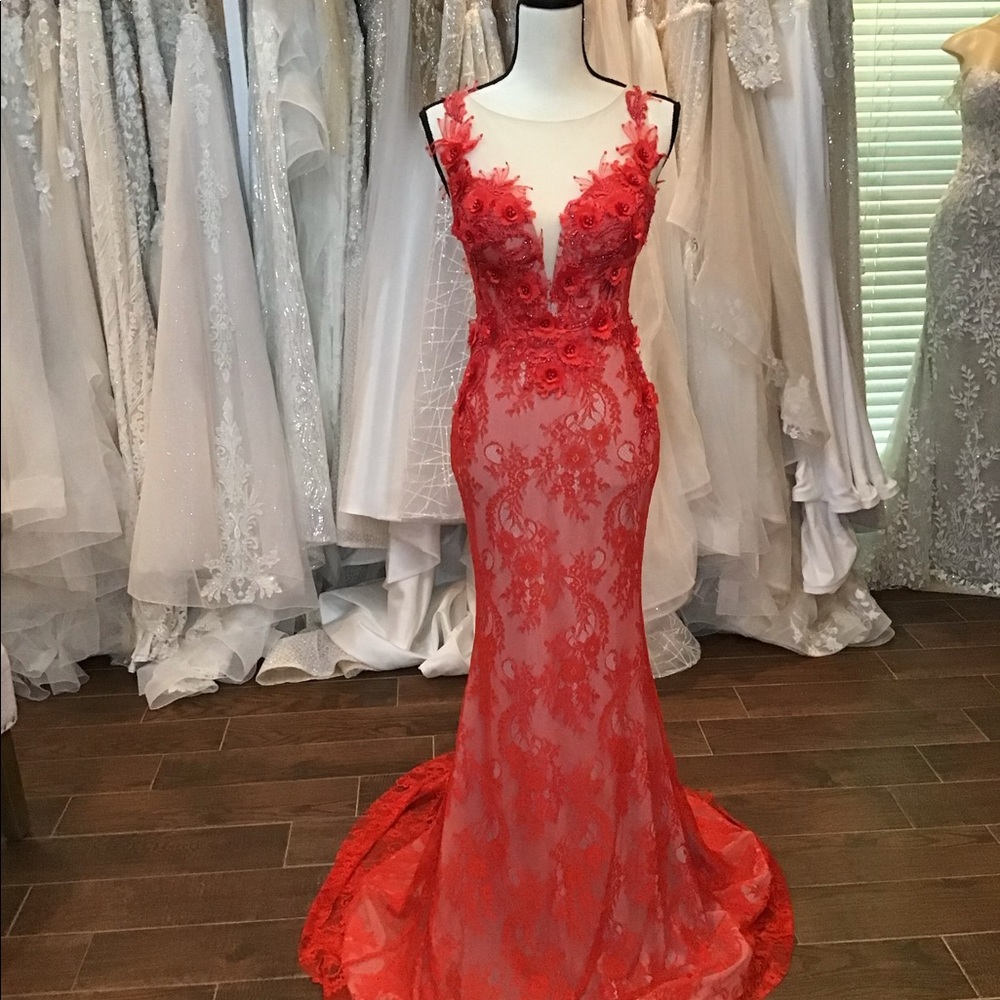 Portia & Scarlett Lace Evening Gown